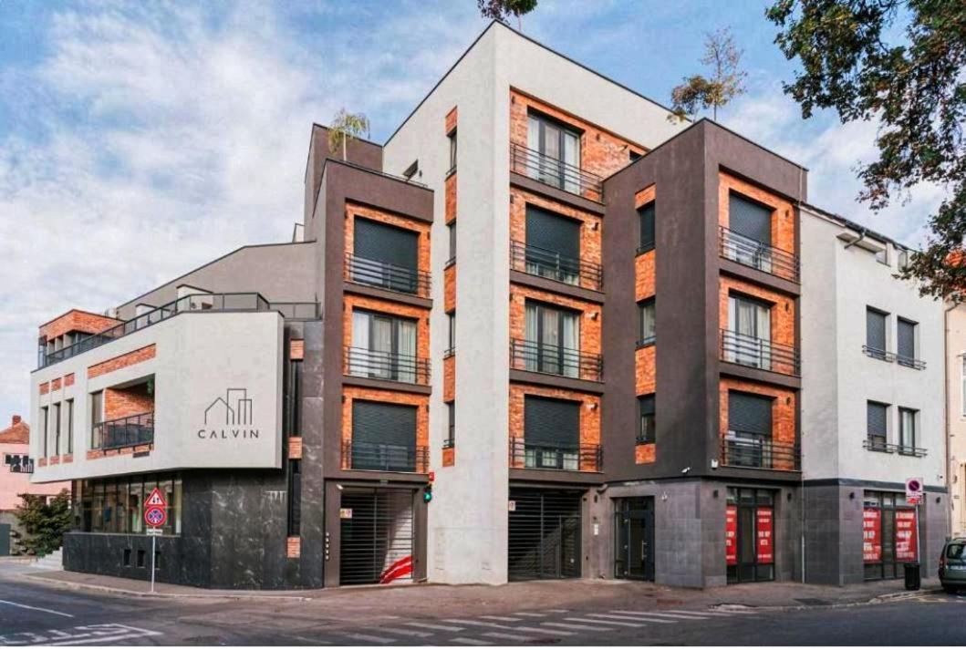 Charlotte Piata Unirii - Free Private Parking 2Bedrooms Apartment Oradea Exterior foto