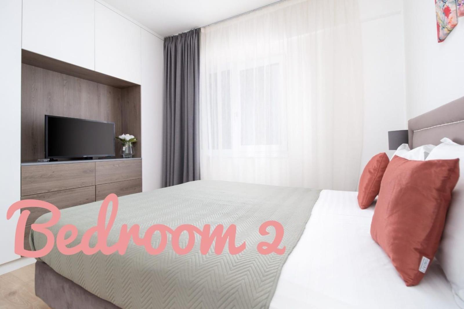 Charlotte Piata Unirii - Free Private Parking 2Bedrooms Apartment Oradea Exterior foto